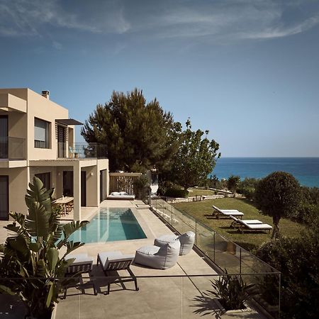 Uparati Villa - Hilltop Sea View Retreat チィリヴィ エクステリア 写真